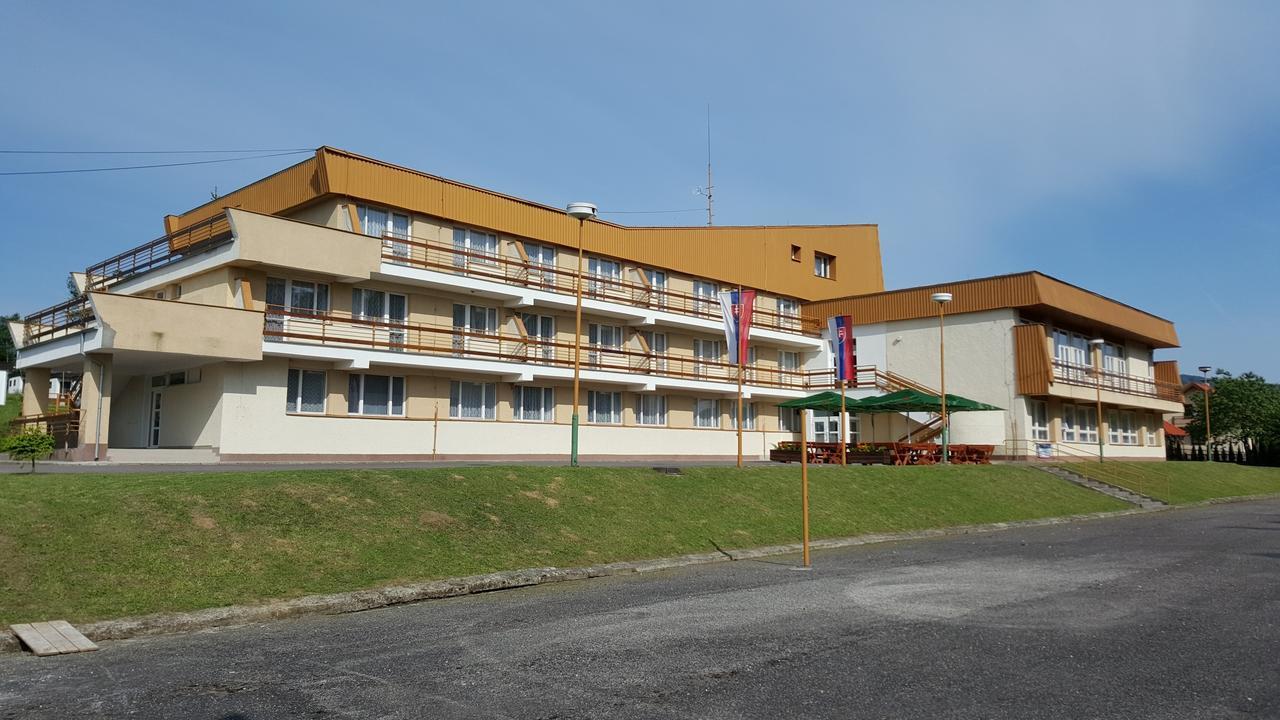 Hotel Banik Nitrianske Rudno Exteriör bild