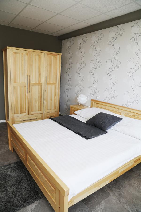 Hotel Banik Nitrianske Rudno Exteriör bild