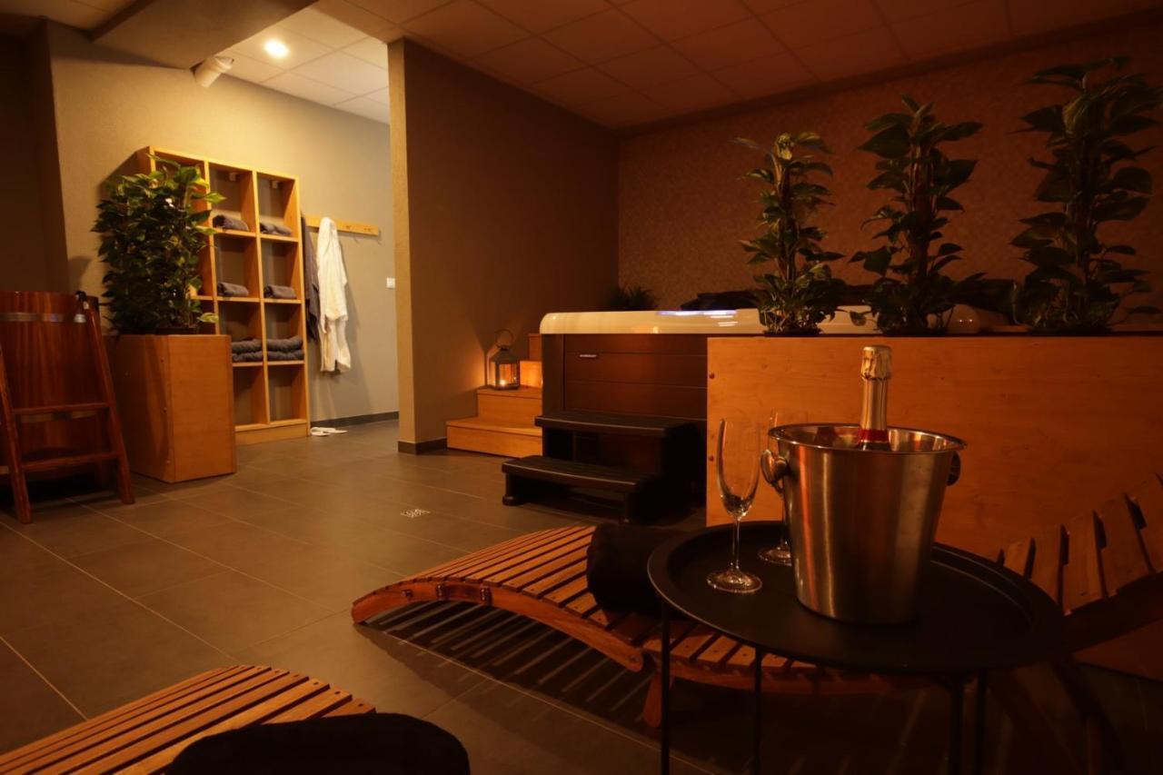 Hotel Banik Nitrianske Rudno Exteriör bild