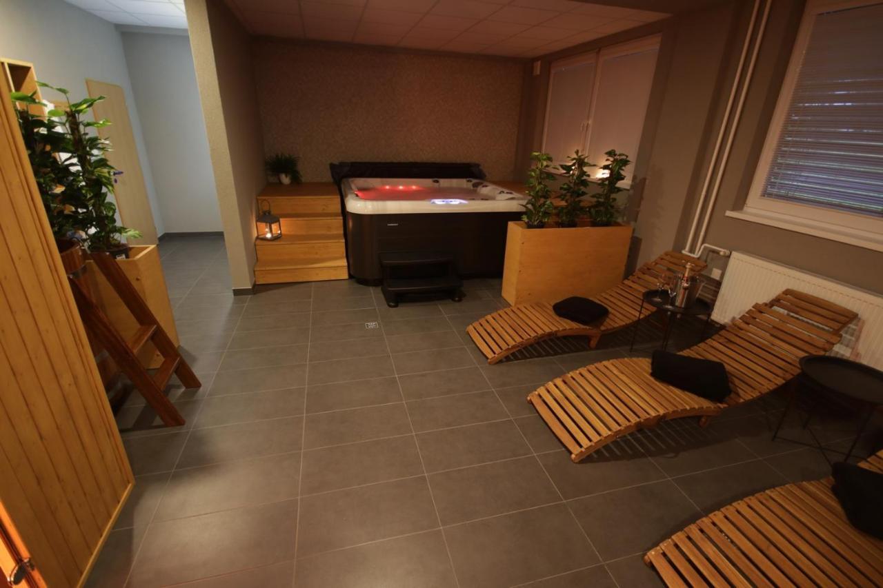 Hotel Banik Nitrianske Rudno Exteriör bild