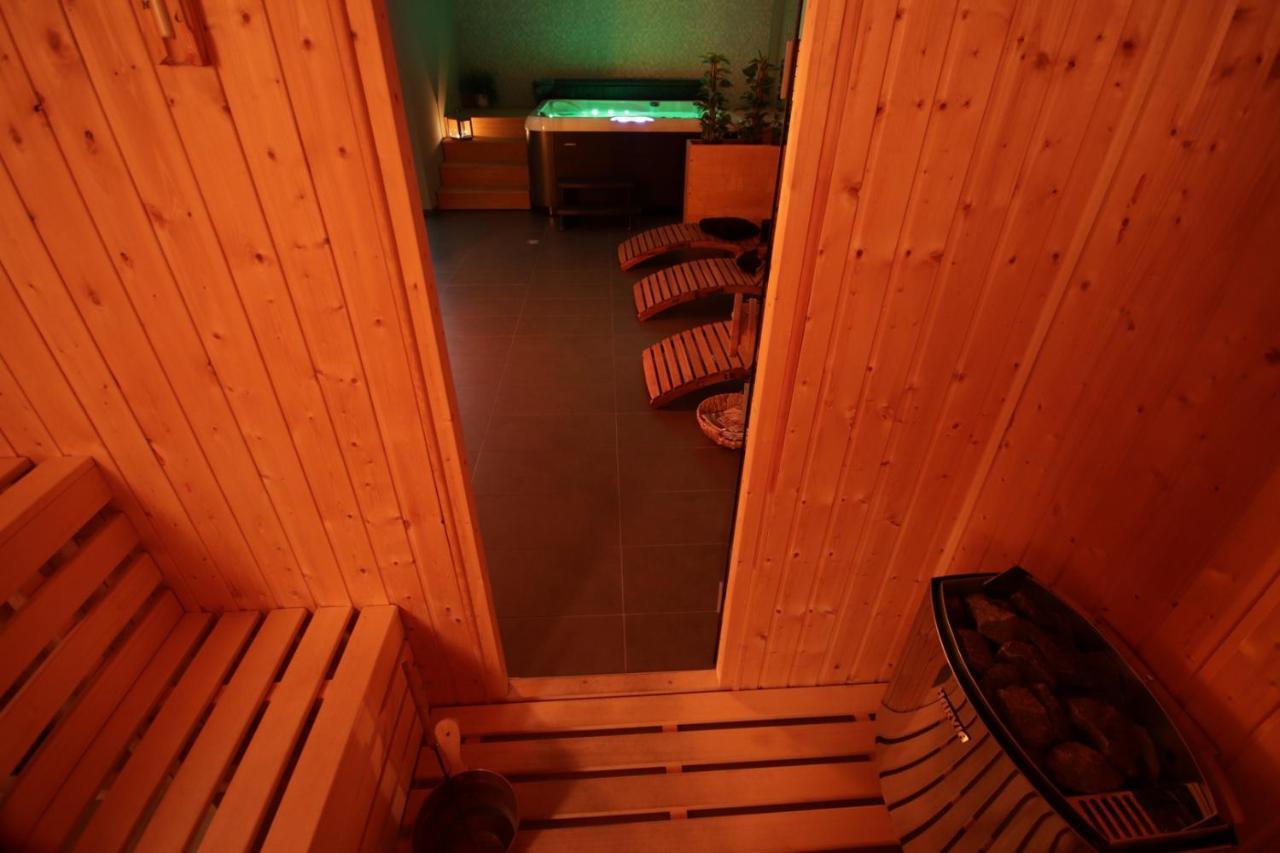 Hotel Banik Nitrianske Rudno Exteriör bild